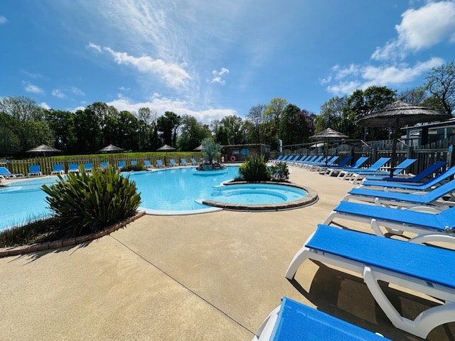piscine camping le quinquis